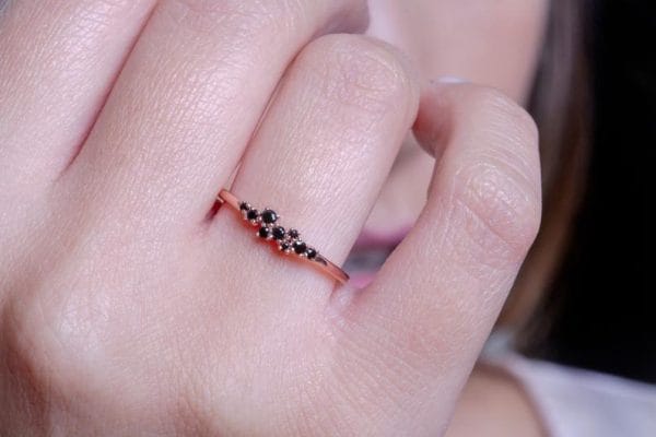 Gold ring with cluster diamonds - Image 3