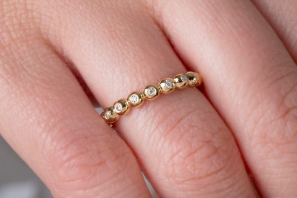 Diamond dotted gold ring - Image 5
