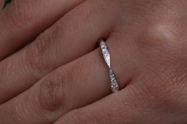 Diamond vintage eternity band - Image 4