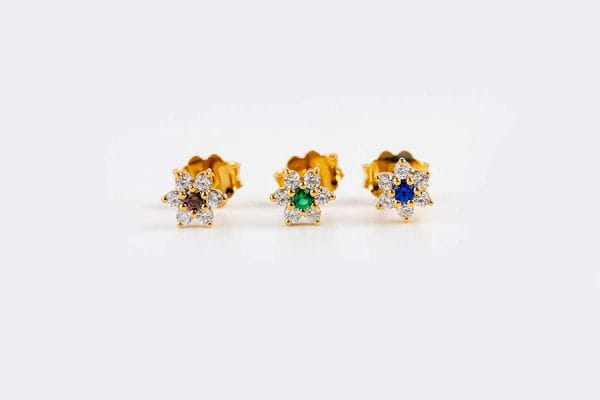 Diamond emerald sapphire flower stud earrings - Image 8