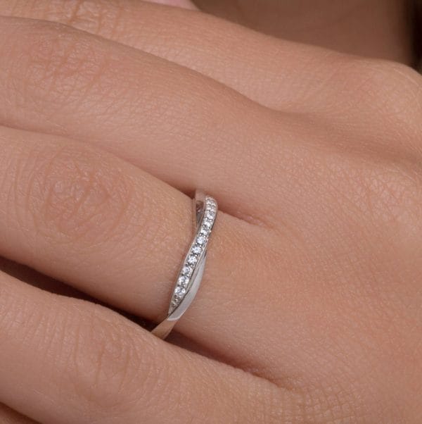 Diamond infinity ring 12 diamonds 1 Diamond infinity ring 12 diamonds - Image 1
