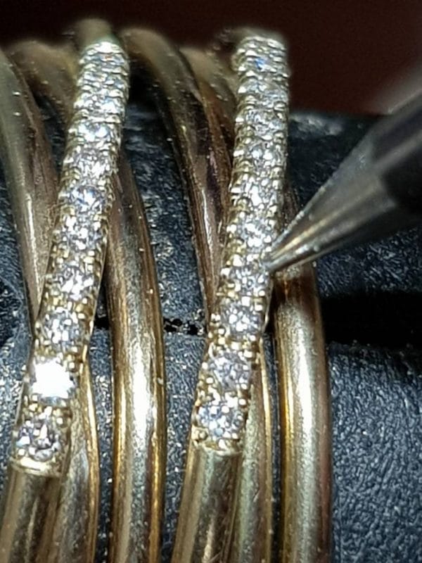 Twisted wire ring with diamonds, large - Image 10