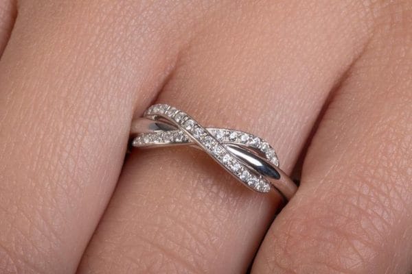 Knot diamond infinity ring, RN255 - Image 3