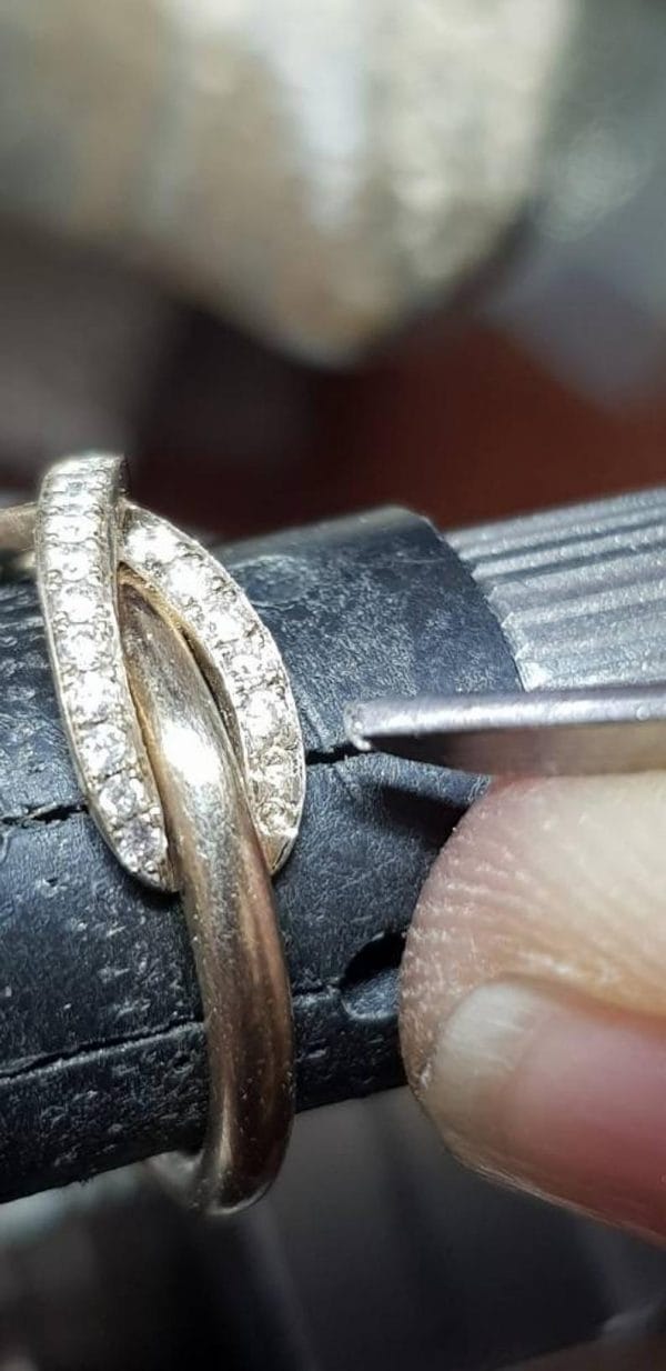 Knot diamond infinity ring, RN255 - Image 8