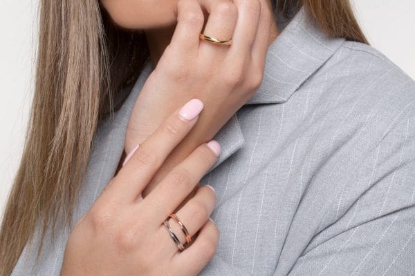 Solid gold Mobius ring 2.5mm, RN150 - Image 5