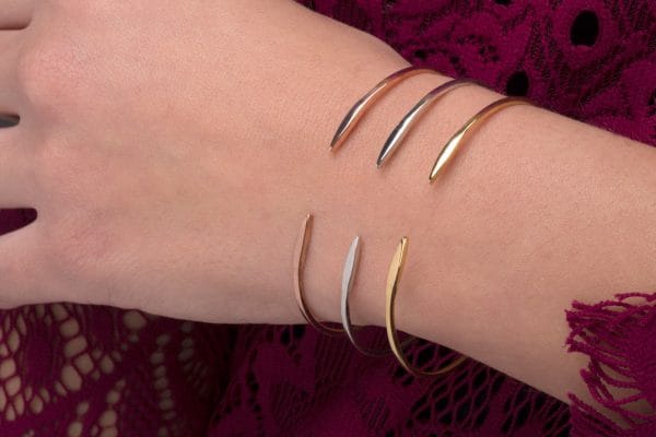 Tiny gold bangle bracelet - Image 4