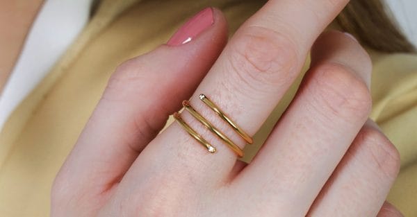 Twisted wire ring with tiny diamonds - Image 2