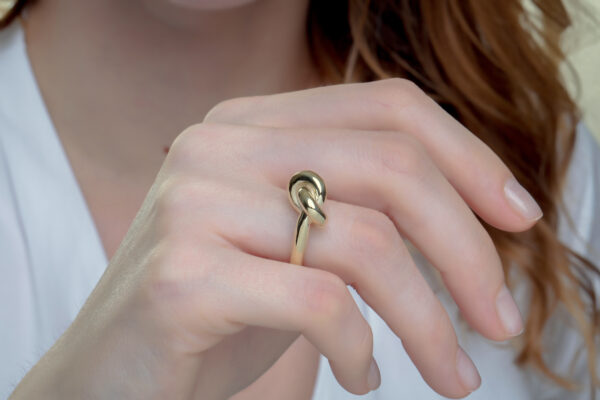 XRI_4838 Huge knot gold ring, RN241 - Image 1