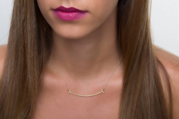 mini smile 2 Mini gold smile bar necklace - Image 3