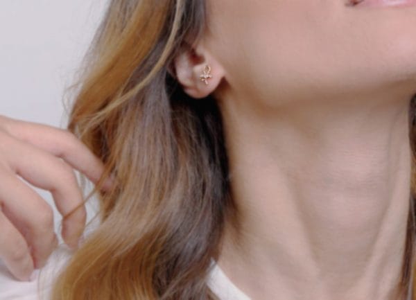 Diamond bow gold earrings - Image 5