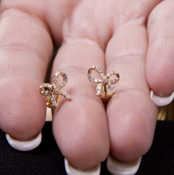 Diamond bow gold earrings - Image 6