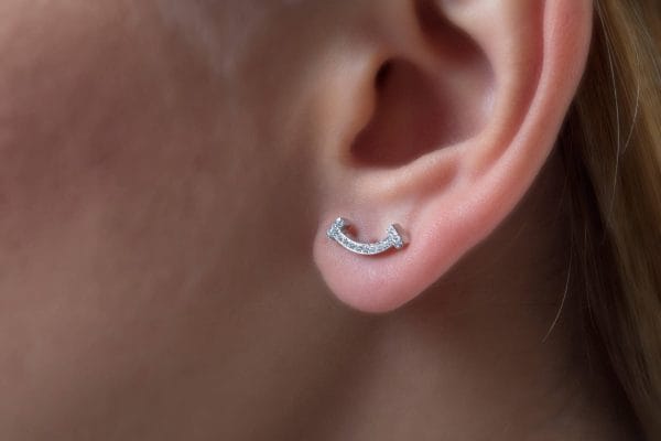 Diamond smile stud earrings - Image 4