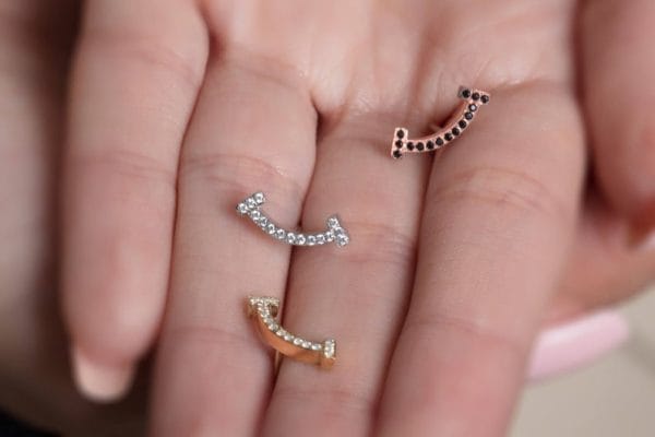 Diamond smile stud earrings - Image 6