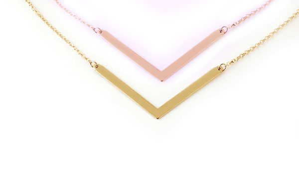 Large flat chevron gold necklace - Image 7