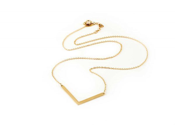 Large flat chevron gold necklace - Image 8