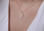 Square necklace framed with diamonds - Image 6