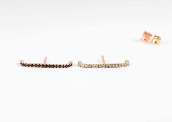 Single long diamond bar earring - Image 4