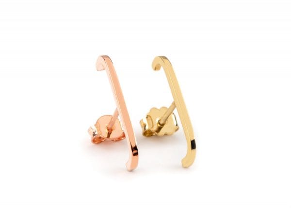 Single gold bar stud earring - Image 6