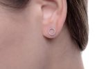 Solid gold circle stud earrings - Image 7
