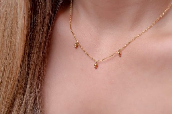 Three ball charm gold necklace - Image 4