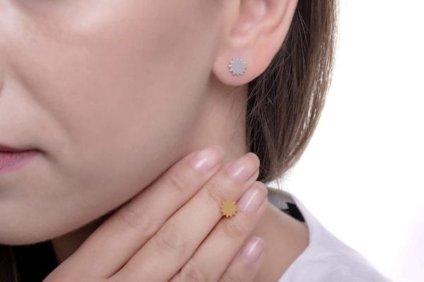 Tiny Sun studs in solid gold - Image 8