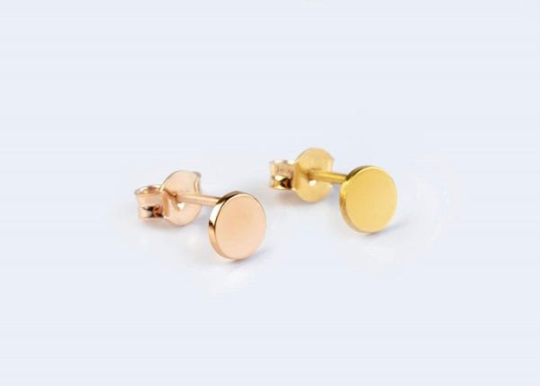 Solid gold tiny disc earrings - Image 3