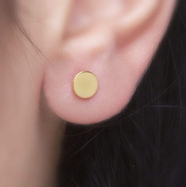 Solid gold tiny disc earrings - Image 4