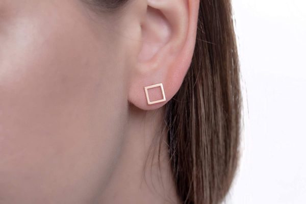 Tiny square stud earrings 5 Tiny square gold stud earrings - Image 7