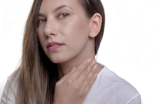 Tiny square stud earrings 7 Tiny square gold stud earrings - Image 9