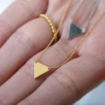 Triangle necklace in solid gold - Image 3