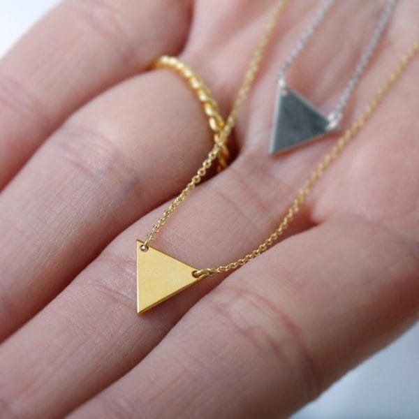 Triangle necklace in solid gold - Image 3