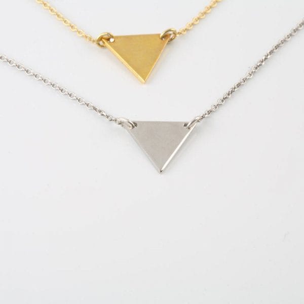 Triangle necklace in solid gold - Image 6