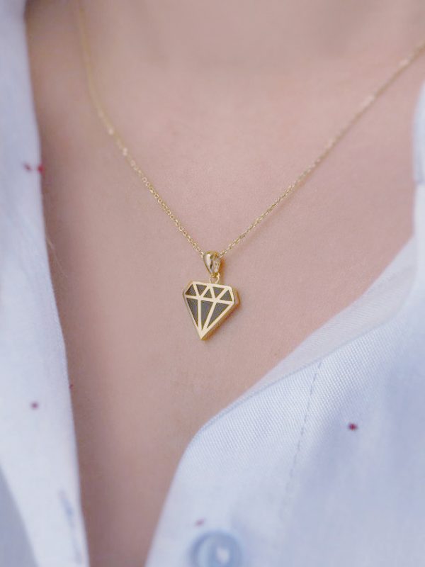 Diamond shaped necklace in solid gold - Image 1