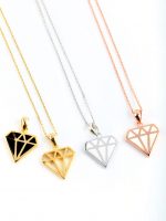 Diamond shaped necklace in solid gold - Image 4