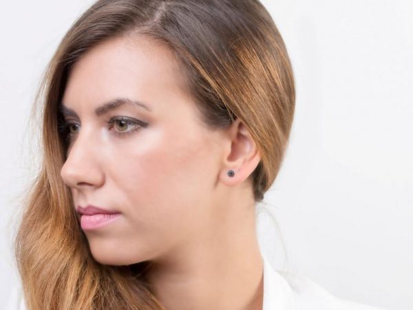 Circle diamond studs earrings - Image 5