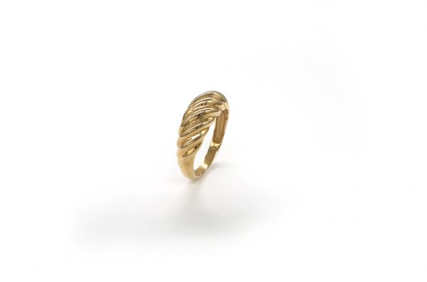 Small wave croissant ring in solid gold - Image 3