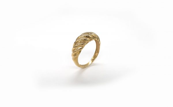 Small wave croissant ring in solid gold - Image 4