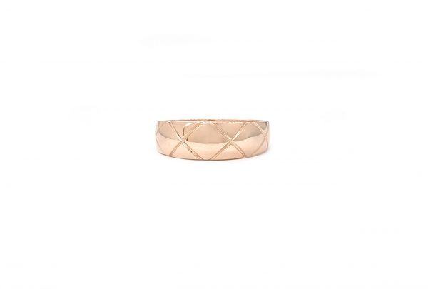 Small dome Capitoné ring in solid gold - Image 2