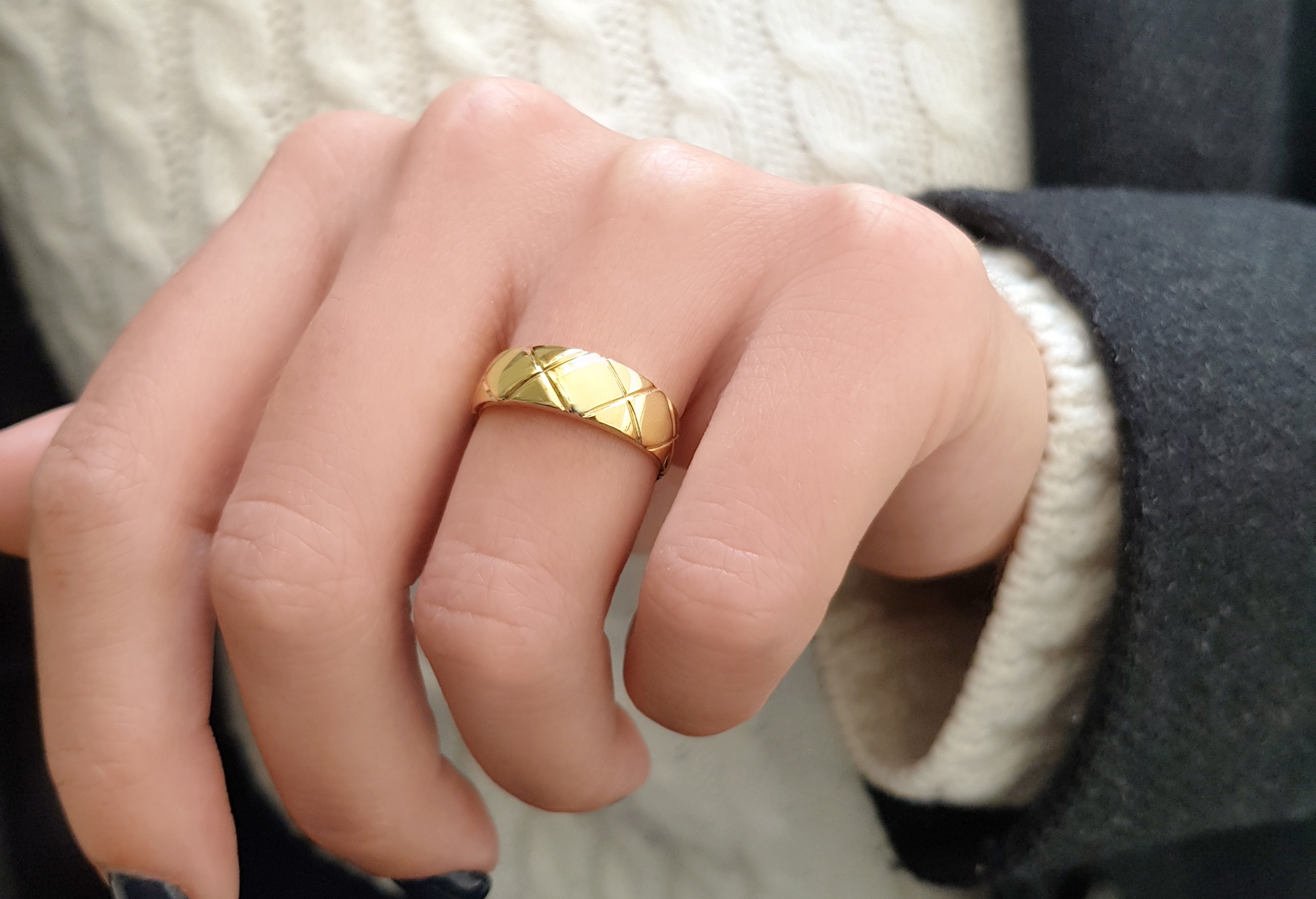 Small dome Capitoné ring in solid gold, Gold chunky ring - Elegant