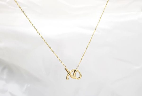 XO necklace in solid gold - Image 5