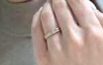 Two-color wedding band in solid gold