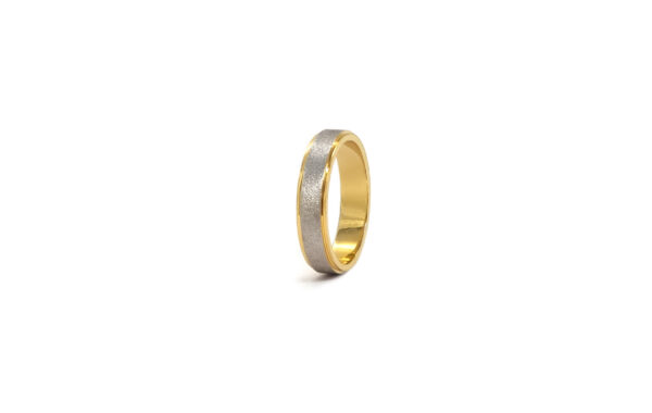 731-45ΚΛ 1 Two-color gold wedding band with satin texture 4.5 mm (731-45ΚΛ) - Image 1