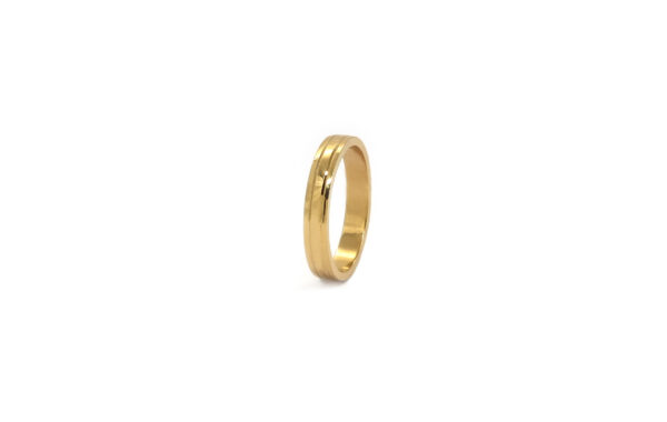 754-35K 2 Wedding ring in solid gold with decorative line.