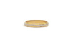 Wedding ring in solid gold with two colors of gold and decorative elements.