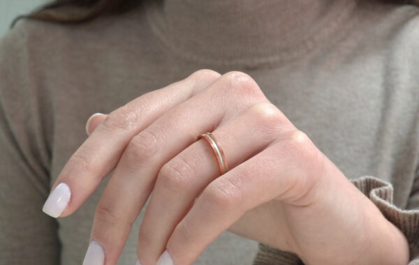 336-30ΚΛ wedding ring 6 Wedding ring in solid gold with two colors.