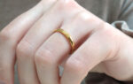 Wedding ring in solid gold.