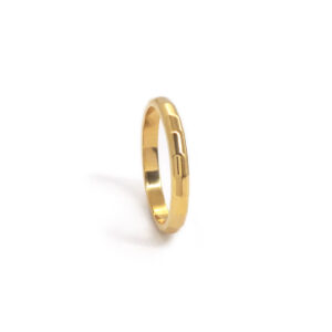 Wedding ring in solid gold.
